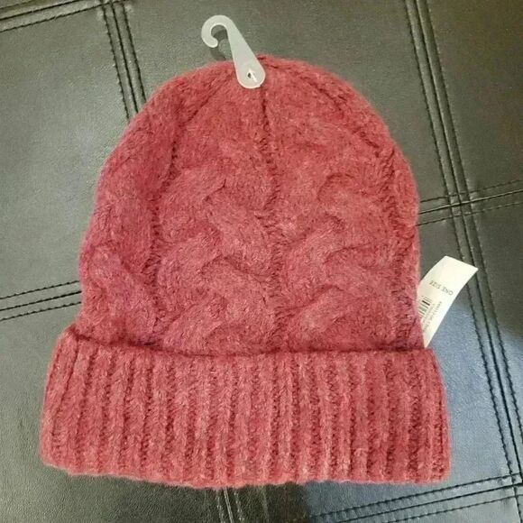 Old Navy Women's Red Acrylic Cable Knit Cuffed Beanie - Picture 2 of 6